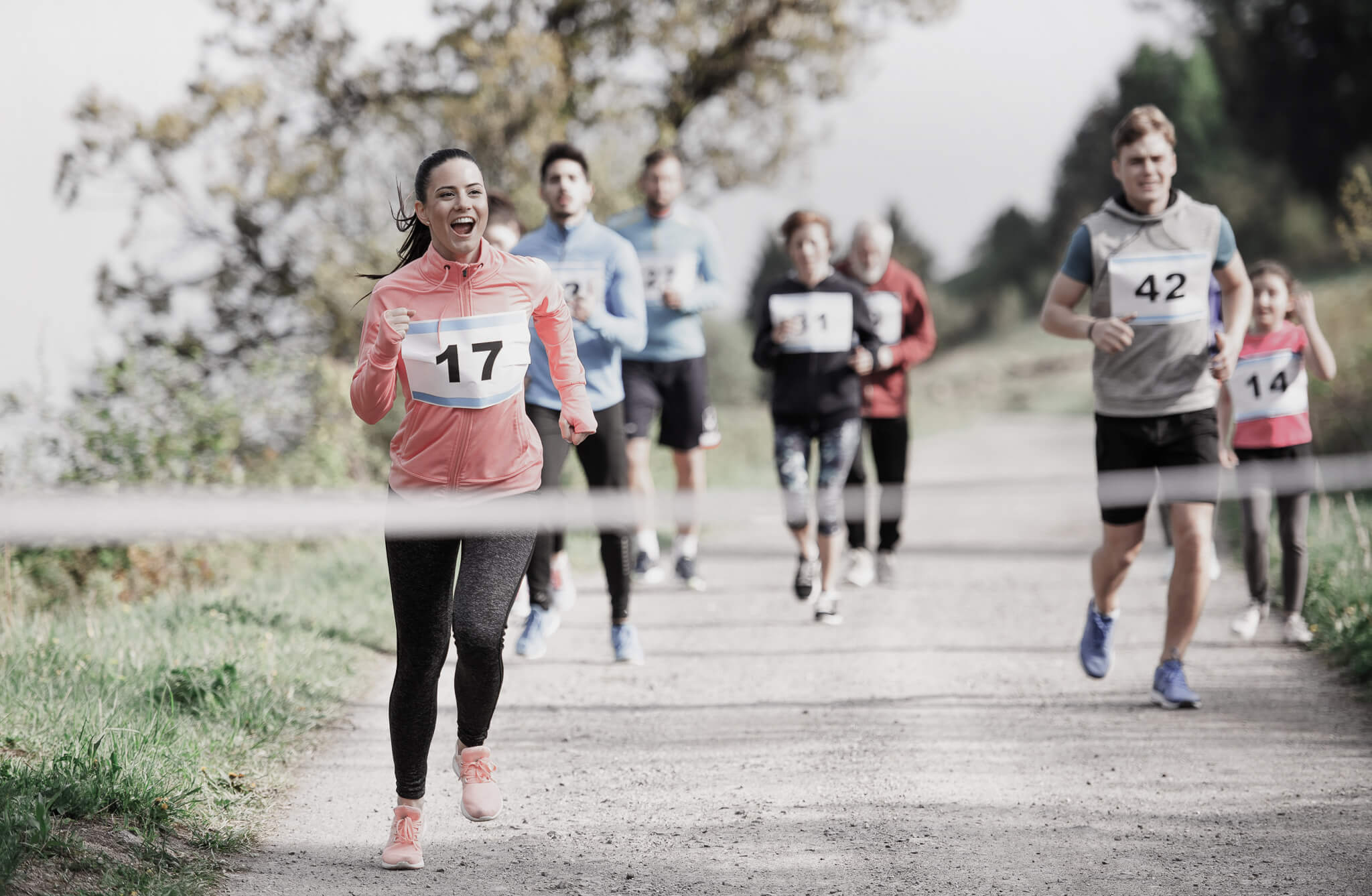 People running a marathon to raise money to help homeless poeple